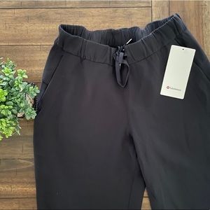 NWOT LuluLemon On The Fly Wide Leg Woven